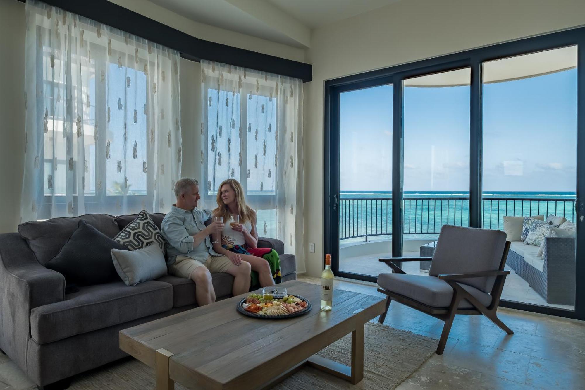 Diamante Beachfront Suites San Pedro  Exterior foto