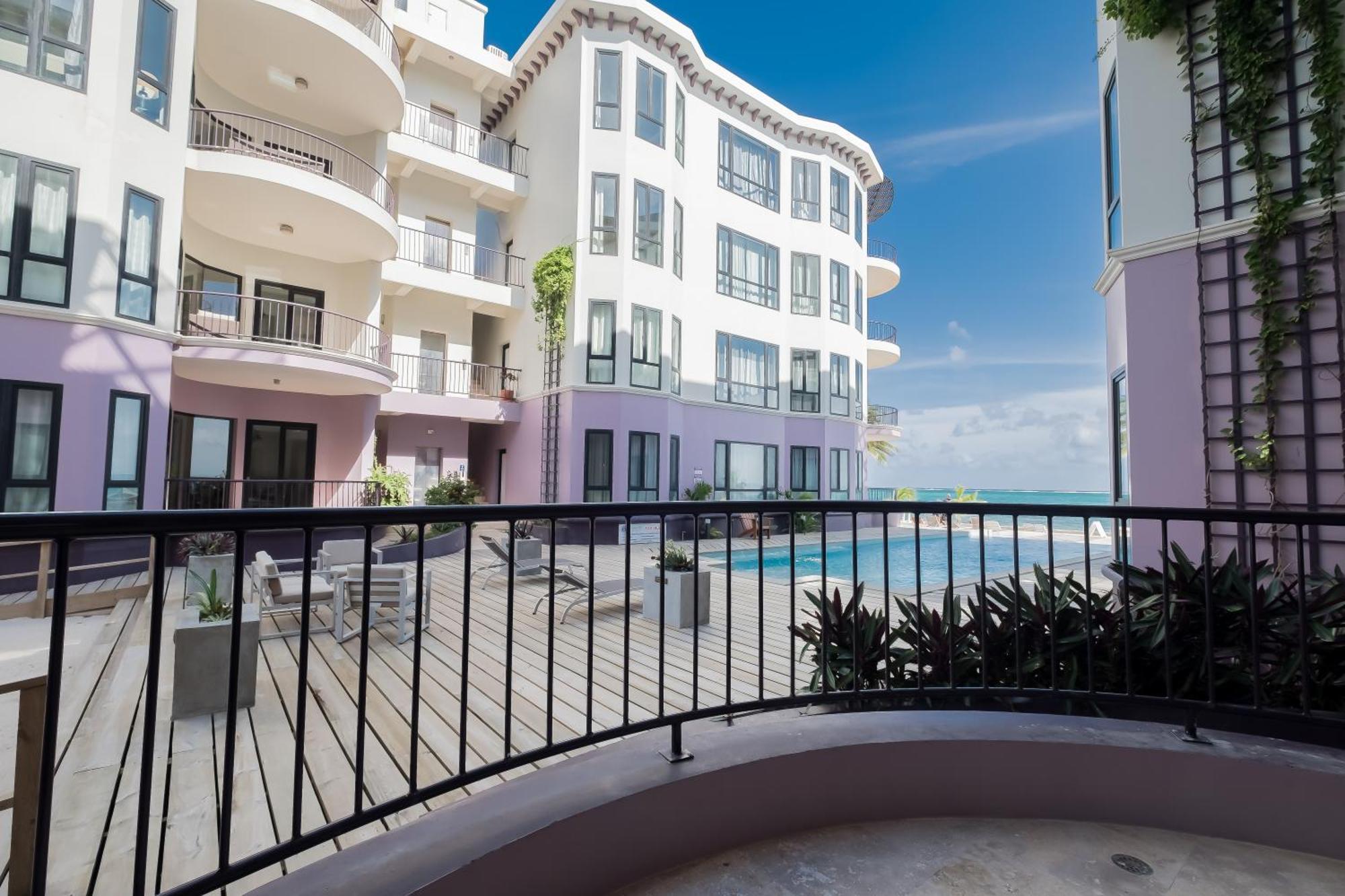 Diamante Beachfront Suites San Pedro  Exterior foto